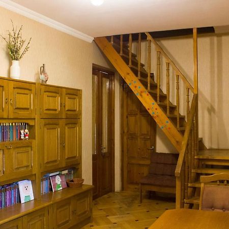 Nino'S Guest House Tbilisi Bagian luar foto