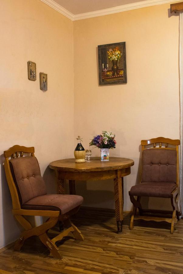 Nino'S Guest House Tbilisi Bagian luar foto