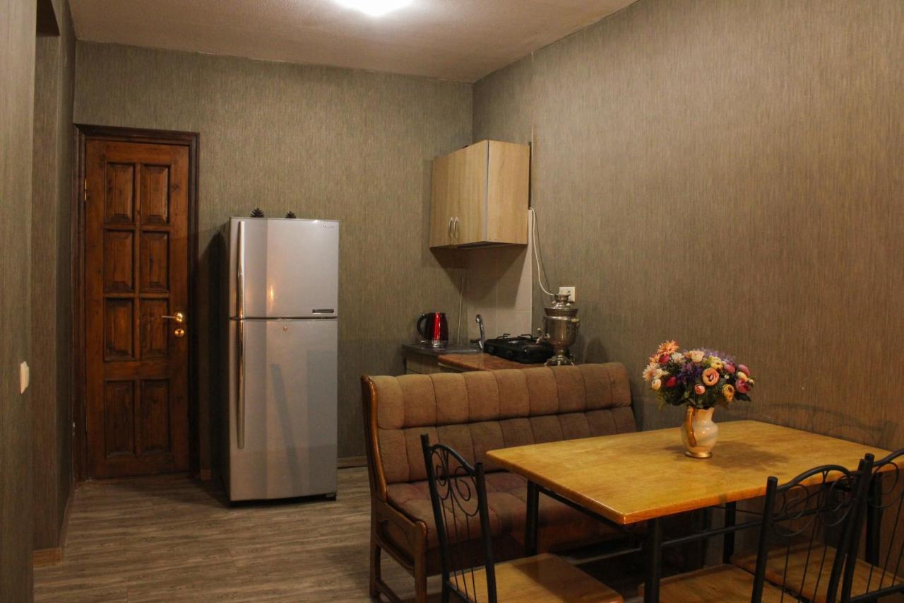 Nino'S Guest House Tbilisi Bagian luar foto