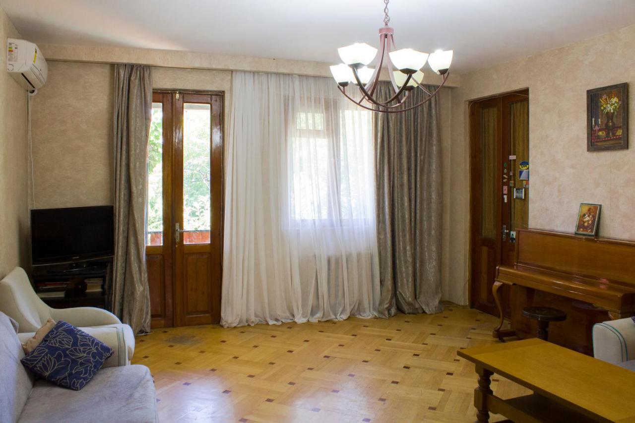 Nino'S Guest House Tbilisi Bagian luar foto