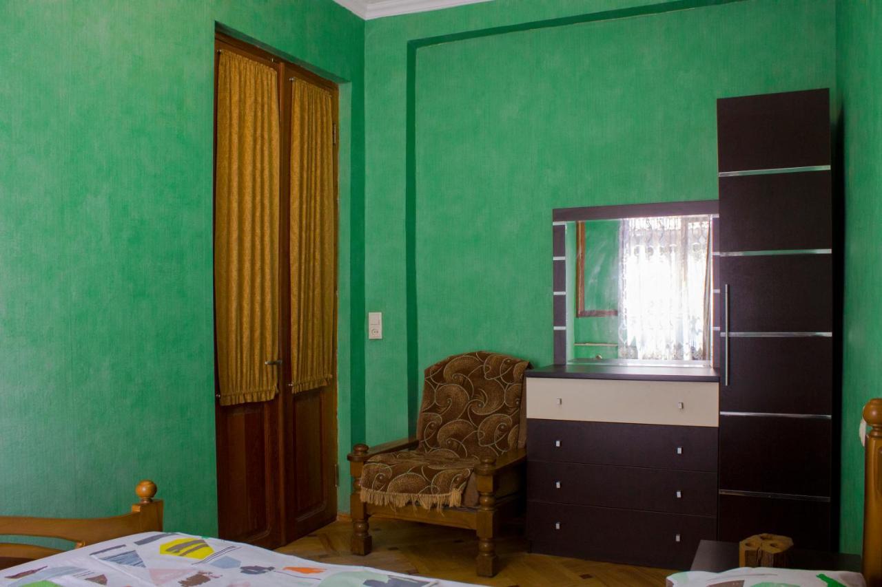 Nino'S Guest House Tbilisi Bagian luar foto