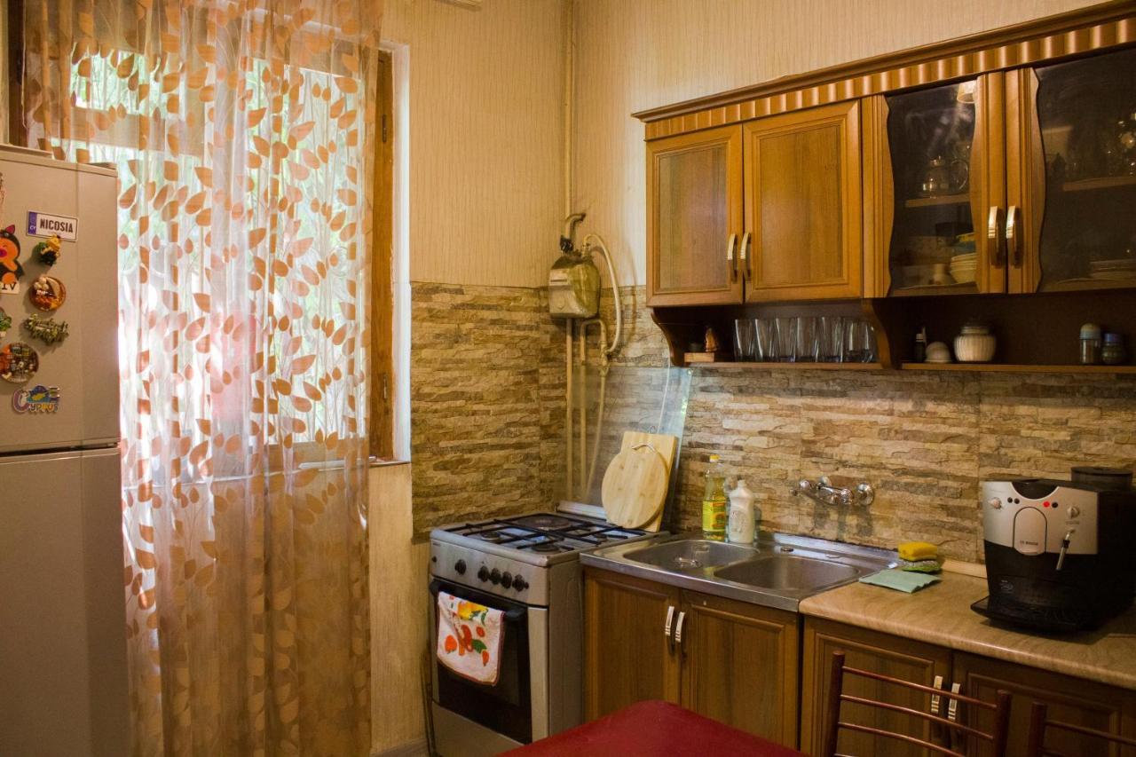 Nino'S Guest House Tbilisi Bagian luar foto