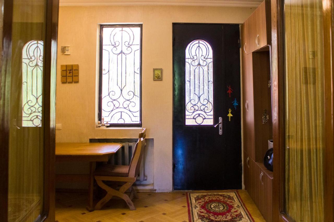 Nino'S Guest House Tbilisi Bagian luar foto
