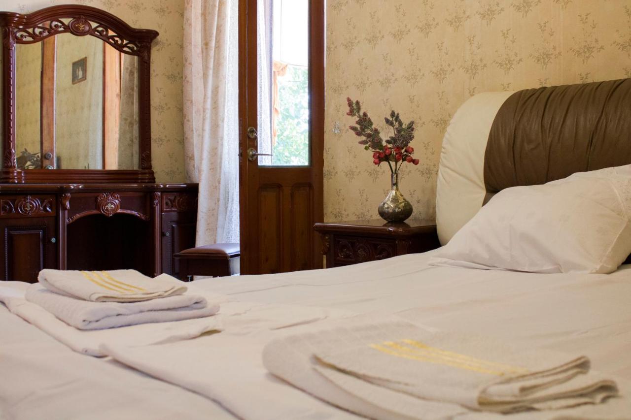 Nino'S Guest House Tbilisi Bagian luar foto