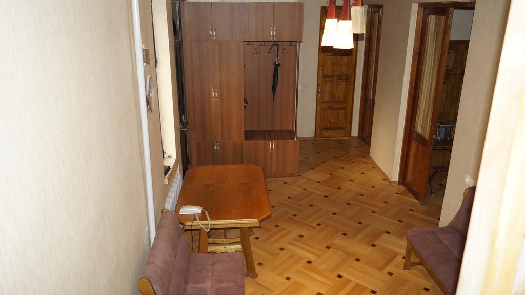 Nino'S Guest House Tbilisi Ruang foto
