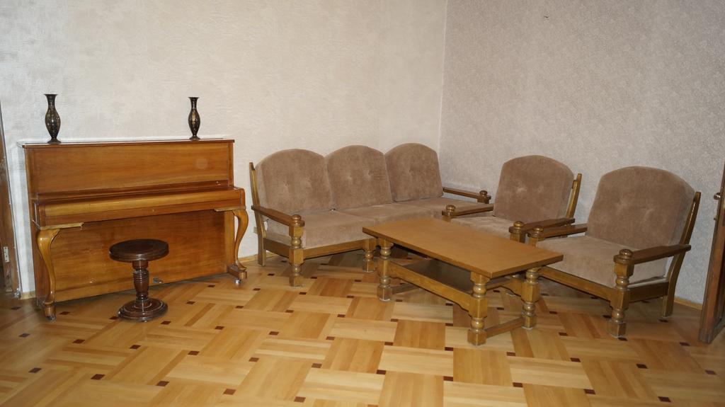 Nino'S Guest House Tbilisi Ruang foto